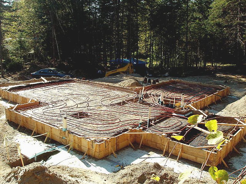 slab formwork with radiant floor heat tubing and foam edge insulation