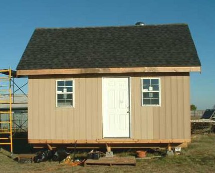 the 12x18 cabin closed in and ready for winter