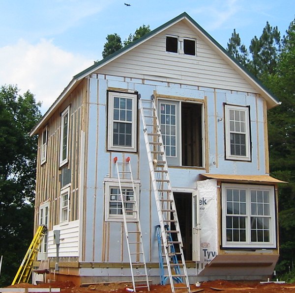 20 x 24 2-story cabin with bay window